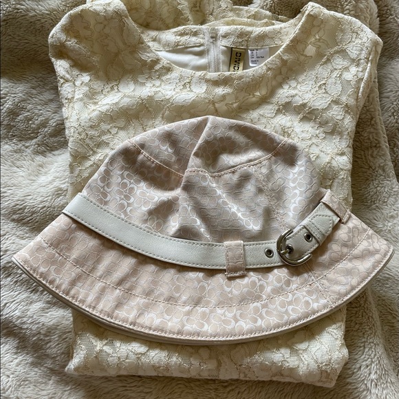 Coach cream color hat with white leather metal buckle belt. Size PS. - Picture 10 of 15